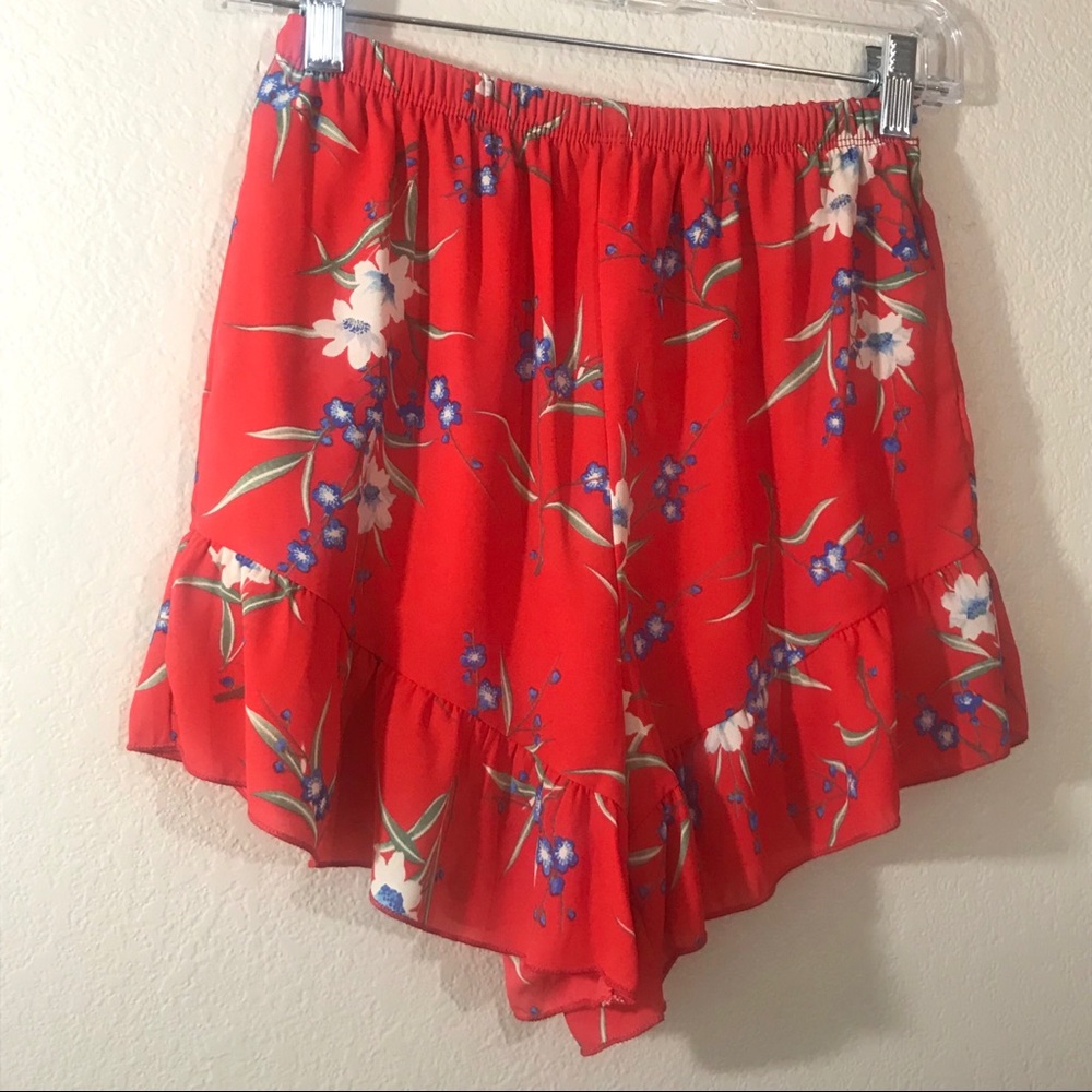 Red Floral Two Piece Crop Top and Shorts Set - Picture 7 of 8
